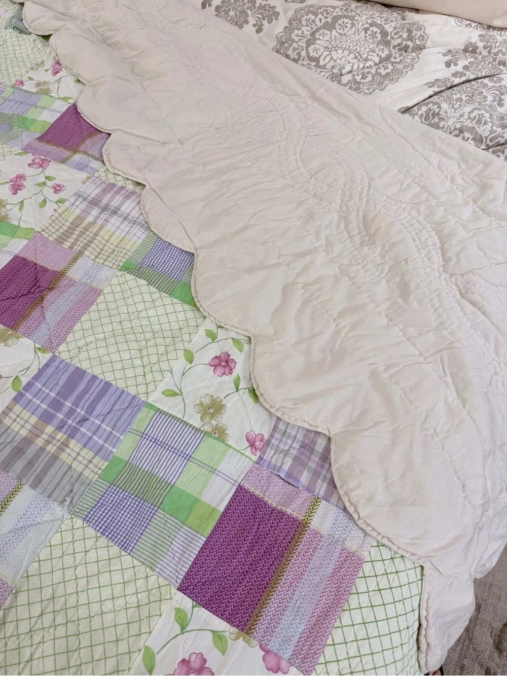 Patchwork Scallop Edge Quilt Purple Green Queen Lightweight